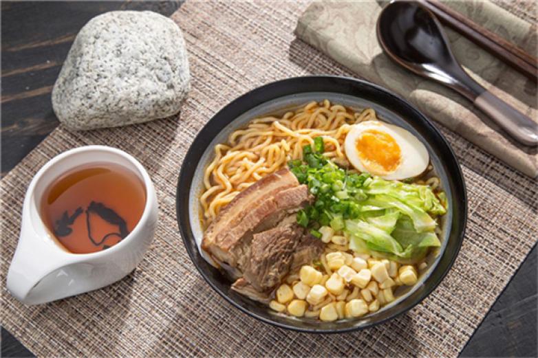 鼎润丰日式拉面加盟