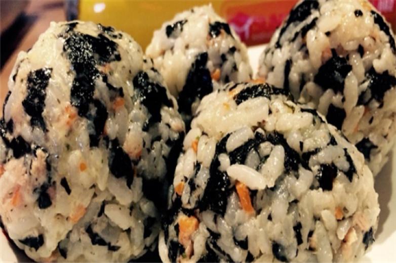 辛火ufo芝士排骨加盟