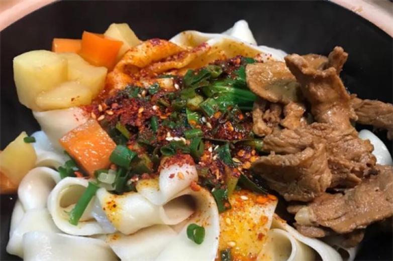 爽锅油泼面加盟