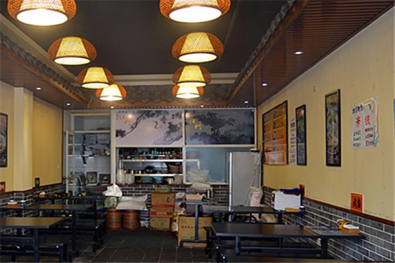 金三顾骨汤冒菜加盟