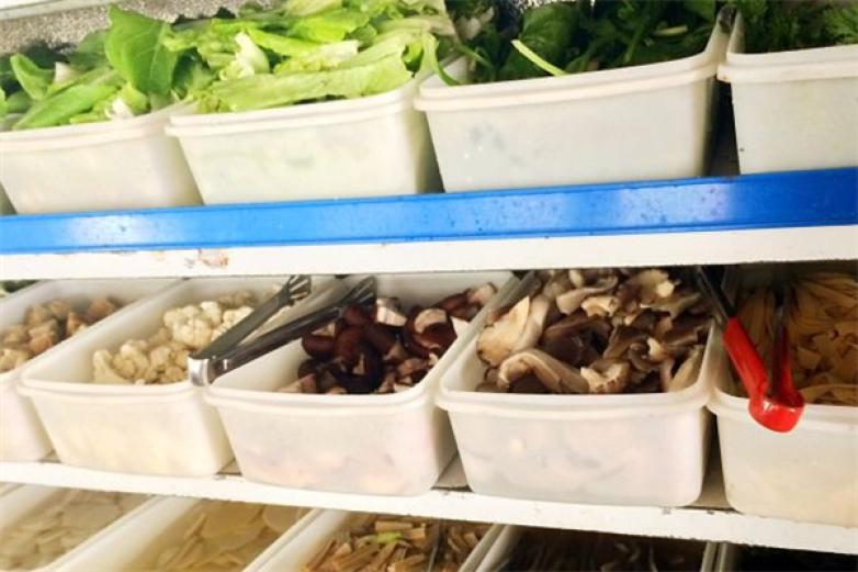 金三顾骨汤冒菜加盟