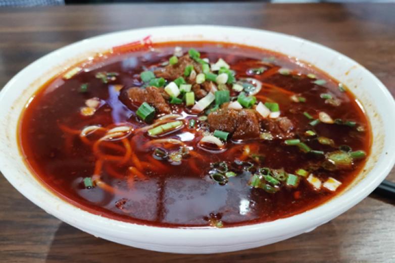 黑皮牛肉面加盟