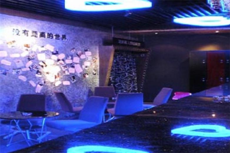 巨鲸肚黑暗餐厅加盟