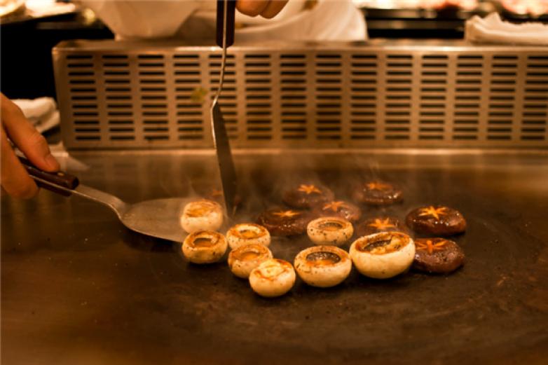 黑马铁板烧自助加盟