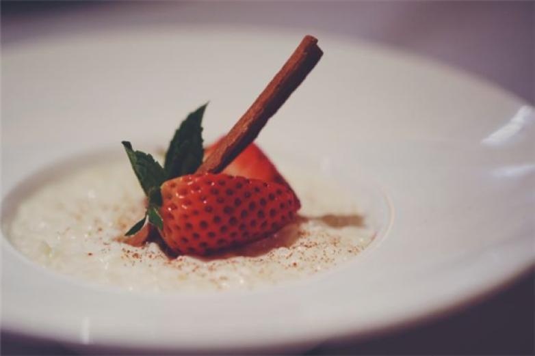 金明天地中海美食餐厅加盟