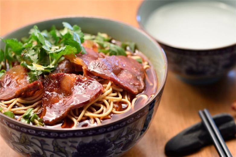 炎黄金大碗牛肉面加盟