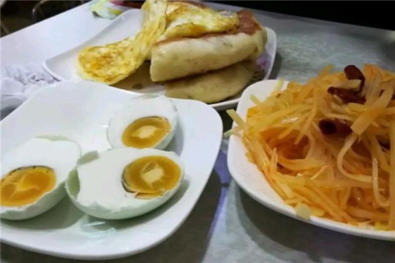 阿公阿婆粥粉面馆加盟