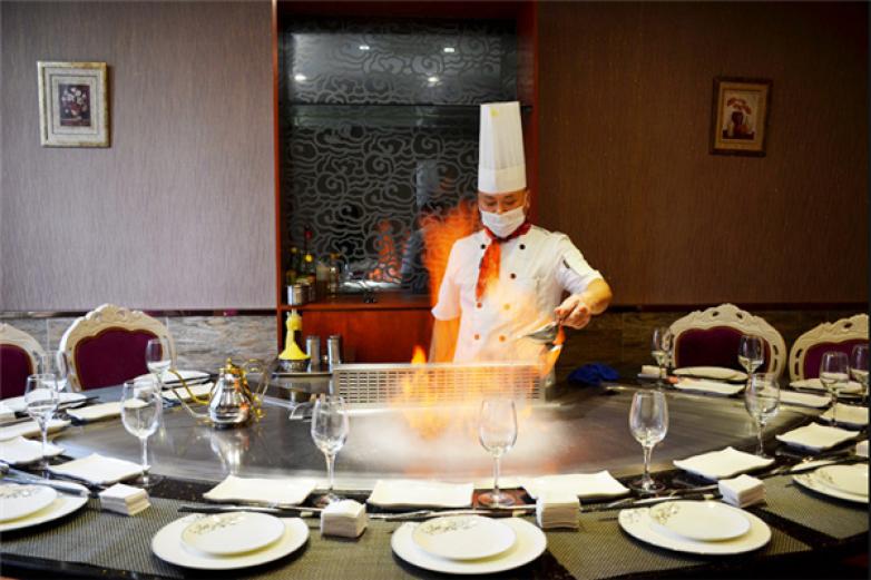 鑫路自助铁板烧加盟