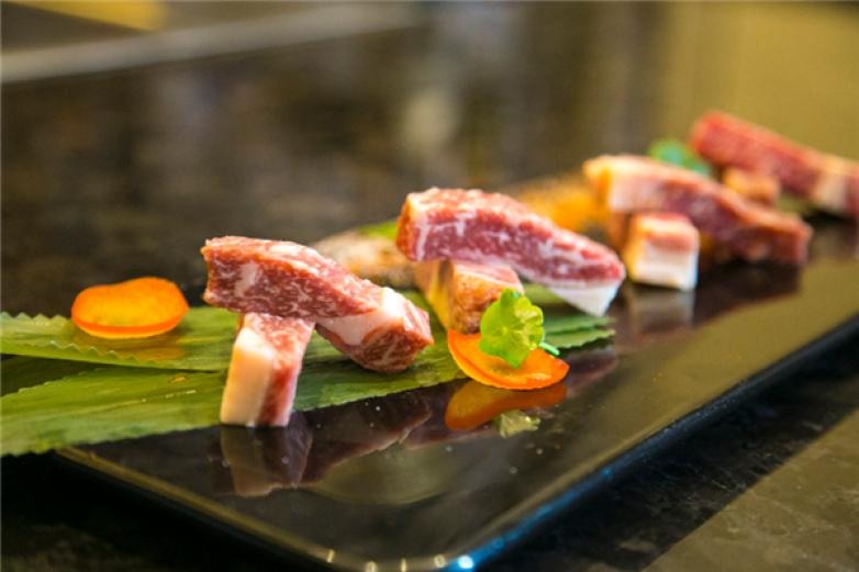 鑫路自助铁板烧加盟