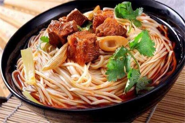 亿人亿面面馆加盟