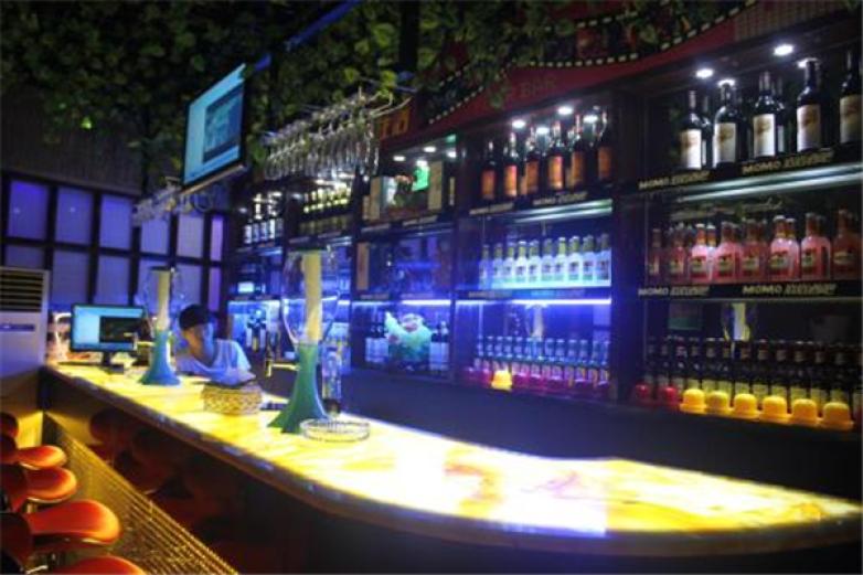 <span style='background-color:red;vertical-align:baseline;/span>酒吧加盟