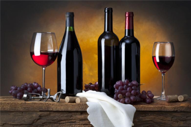 <span style='background-color:red;vertical-align:baseline;'/span>红酒加盟