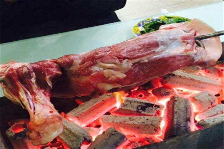 百万顺发炭火烤羊腿加盟
