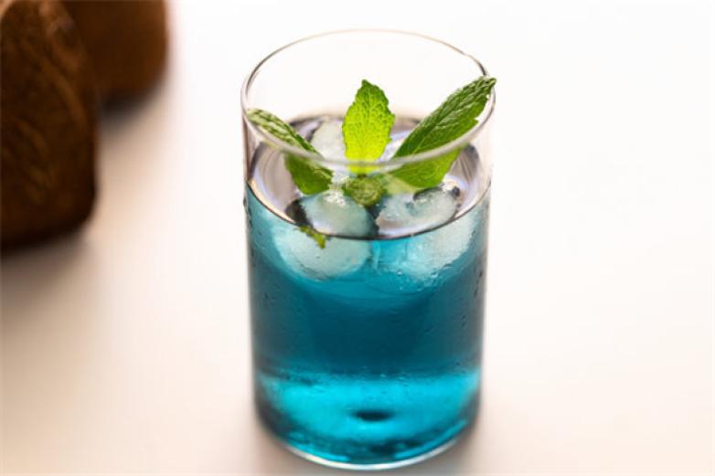 左佐餐吧鸡尾酒加盟