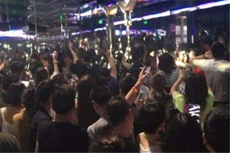 sos酒吧西餐厅加盟