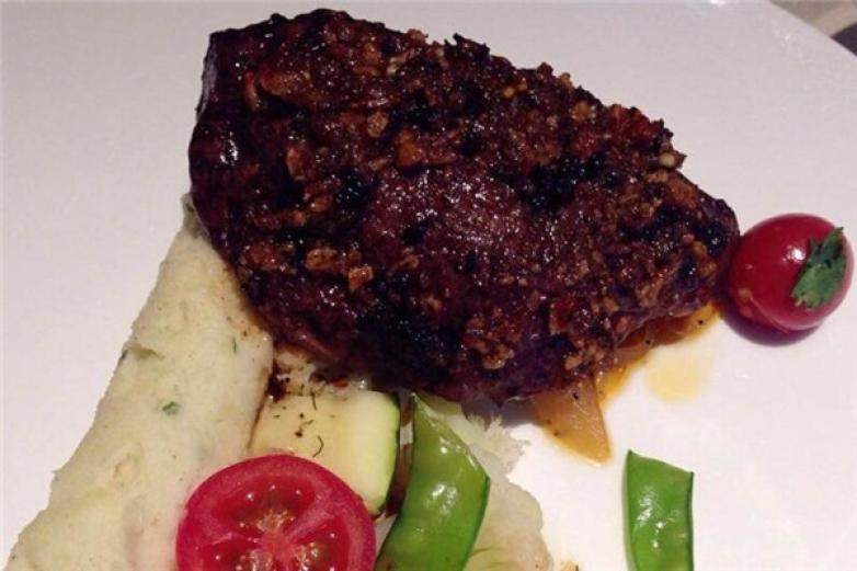 西堤厚牛排自助餐厅加盟