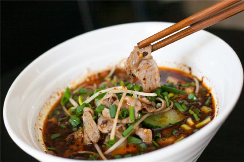 渝昭昭火锅冒菜加盟