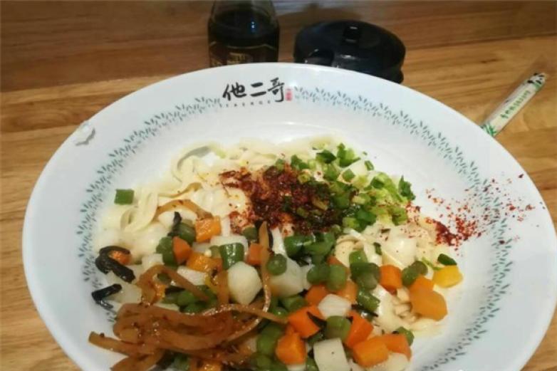 他二哥刀削面加盟
