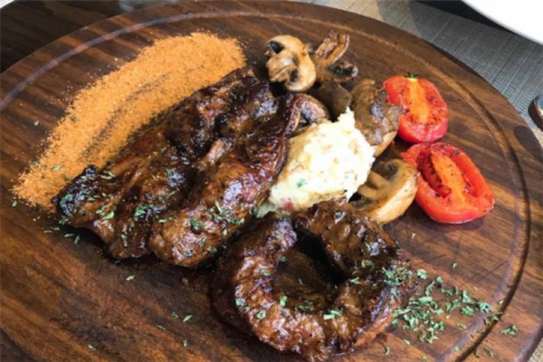 炙牧场碳烤牛排加盟