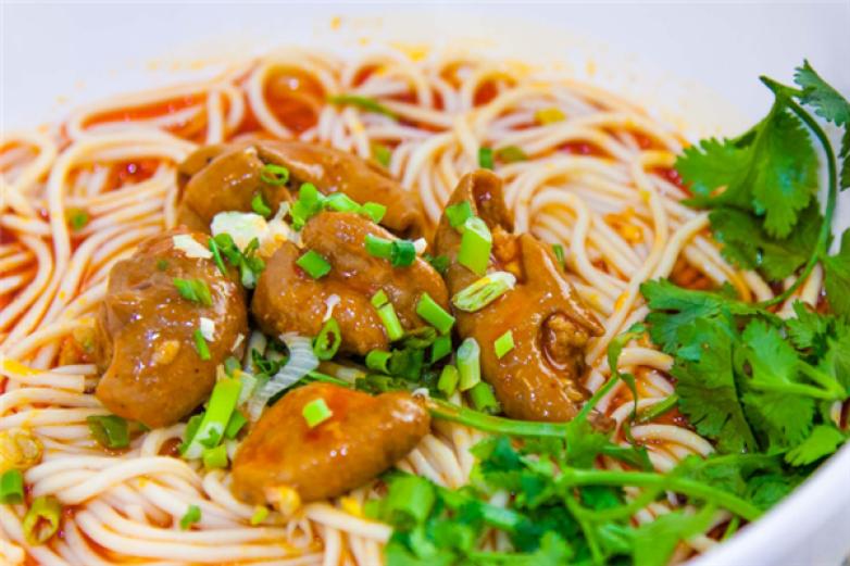 辽一担粮小面加盟