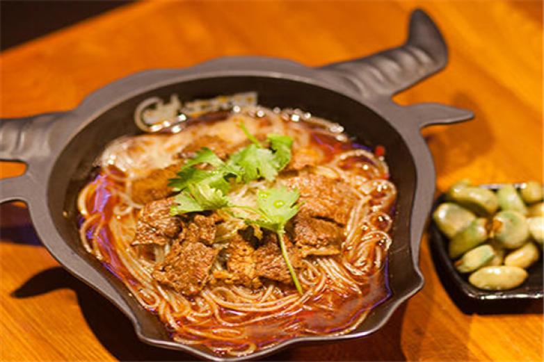 牛大胆香辣拌面加盟