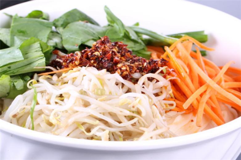 牛大胆香辣拌面加盟