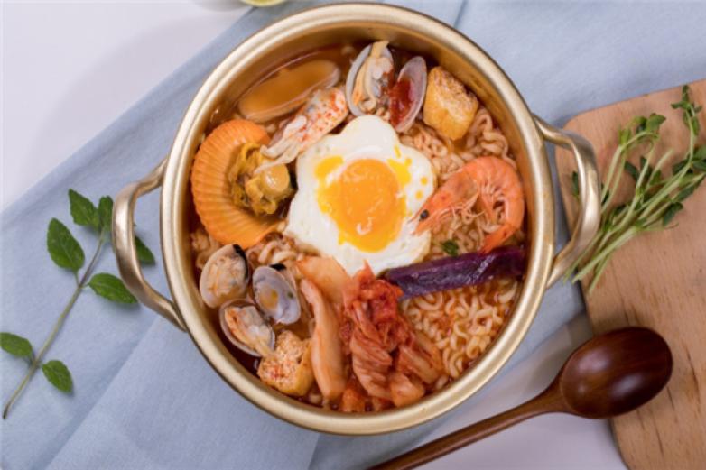 实在功夫泡面小食堂加盟