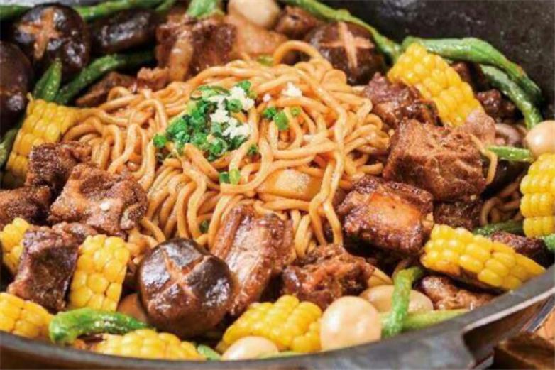 滋溜溜铁锅焖面加盟