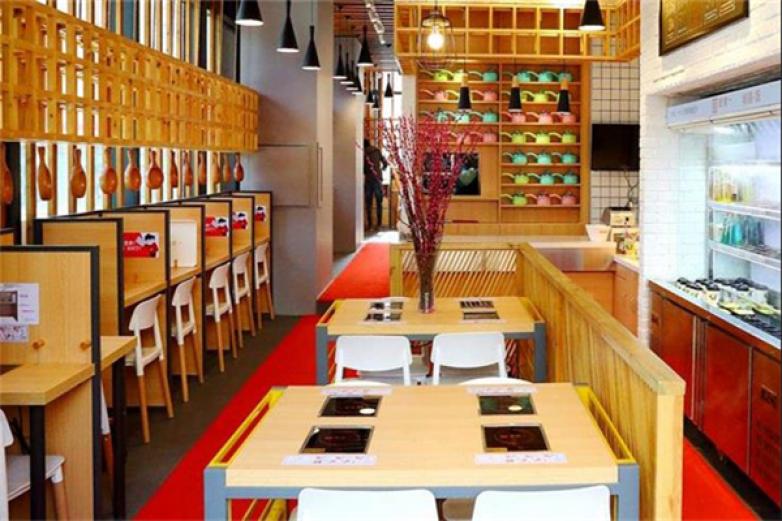 谷稻一锅特色焖锅饭加盟