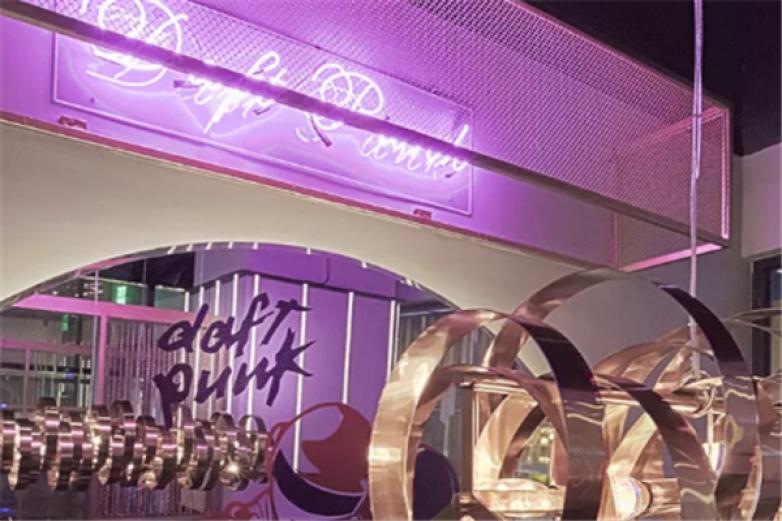 巨说还不错音乐餐厅加盟