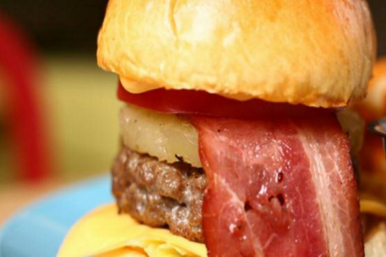 巴百克牛肉堡加盟