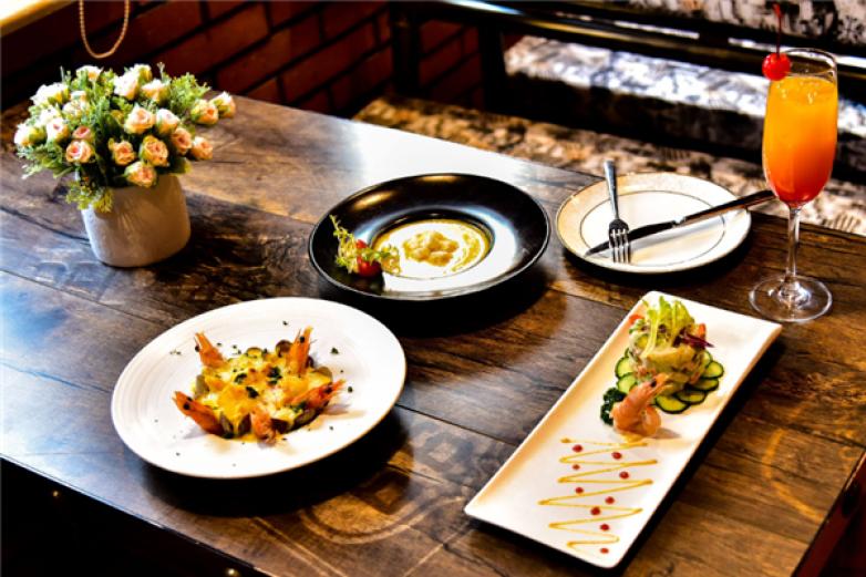 三人行西餐厅加盟