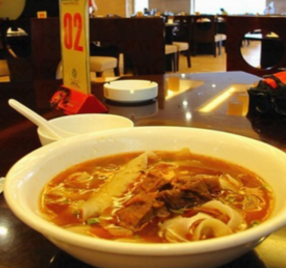 真味骨汤刀削面