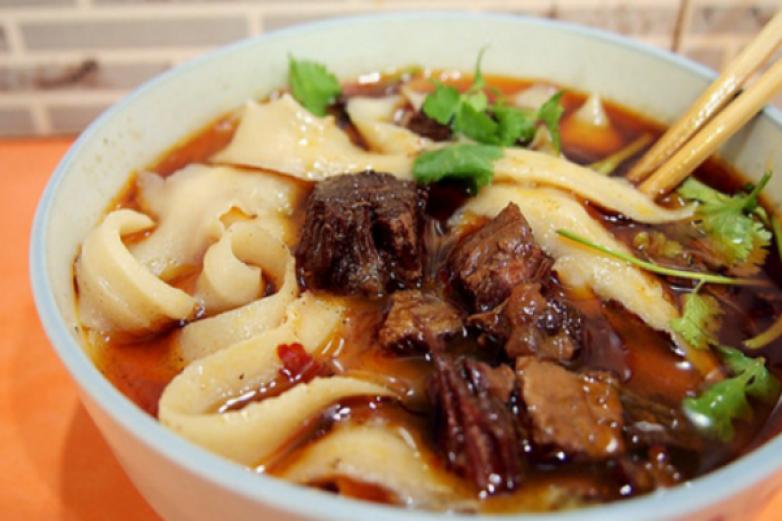 真味骨汤刀削面加盟