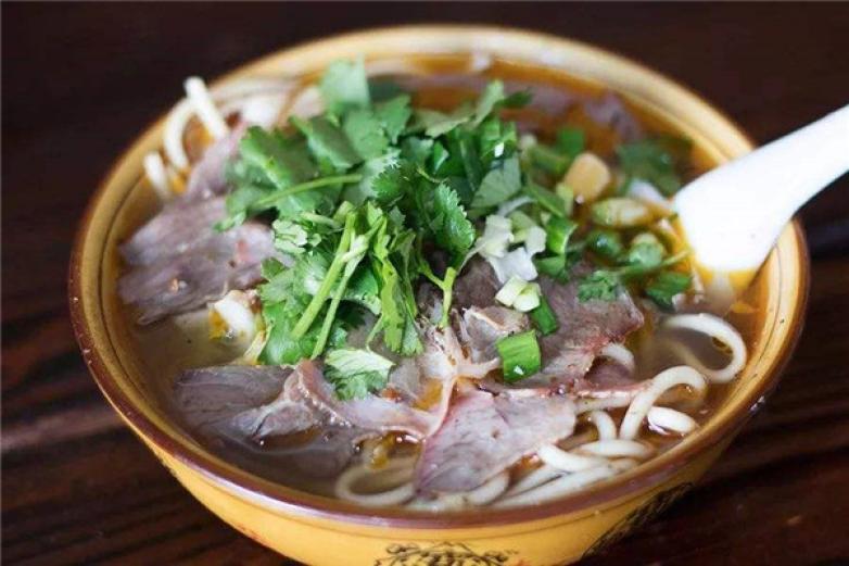 鲜衣白马牛肉拉面加盟