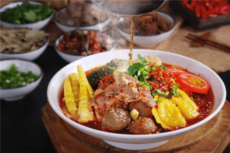 牛八秒油泼冒菜加盟