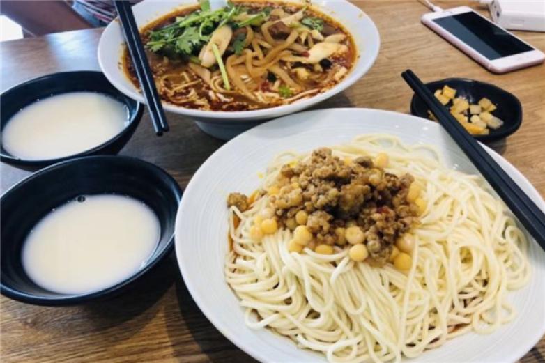 太白岩面馆加盟