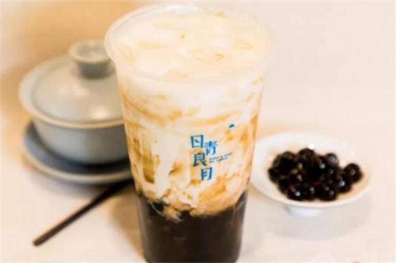 日青良月茶饮加盟