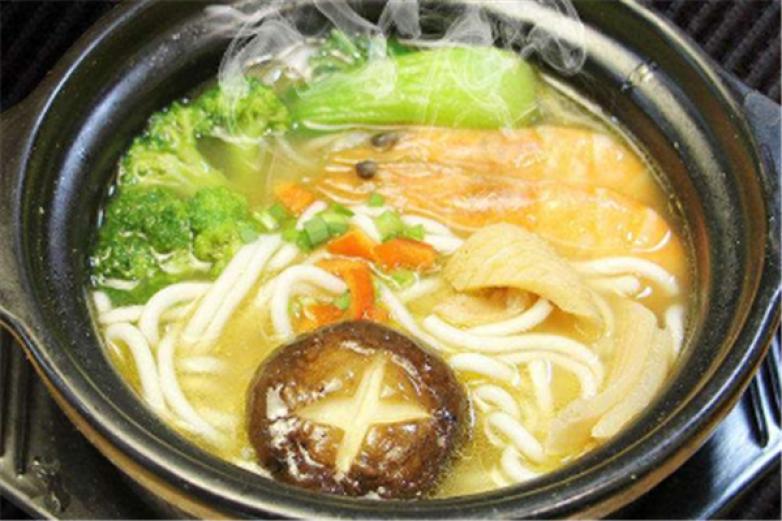 阳婆婆砂锅饭加盟