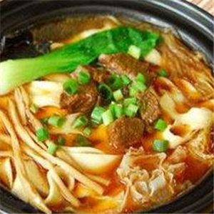 红枫砂锅刀削面