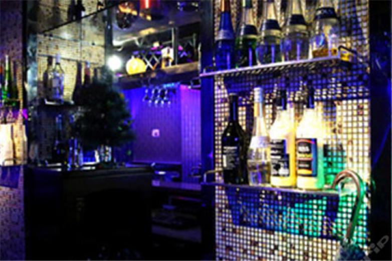 乐巢酒吧西餐厅加盟