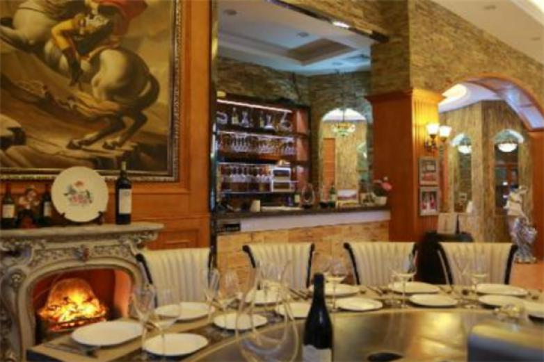 品酒客红酒加盟