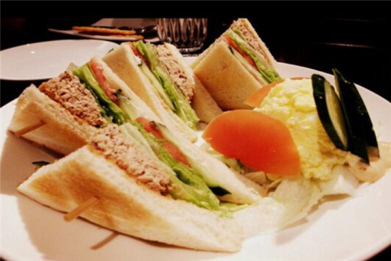 巴萨客西式简餐加盟