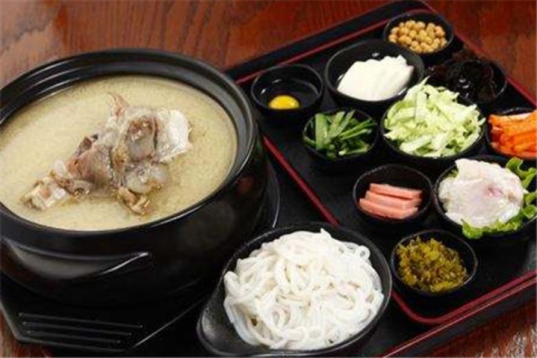 牧汤记大骨粉面加盟