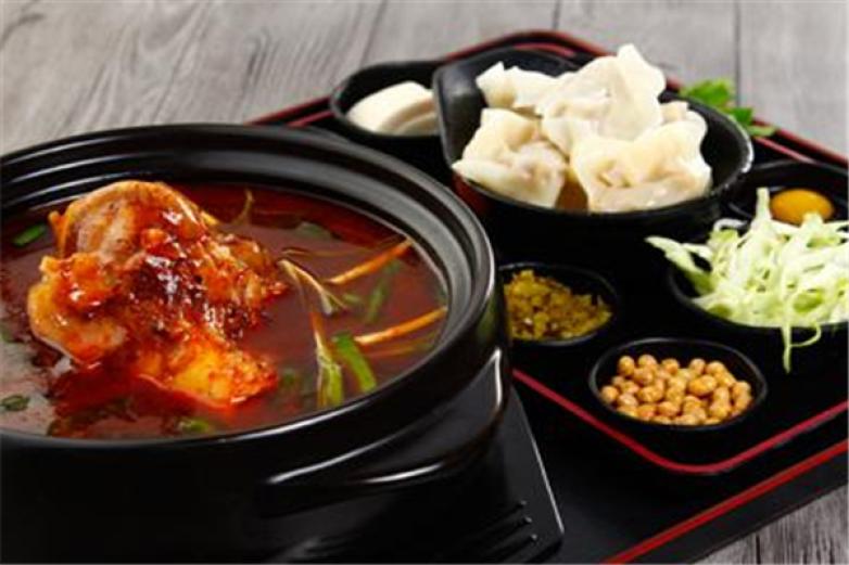 牧汤记大骨粉面加盟