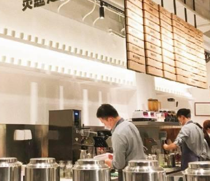 潮牌搅局小吃饮吧