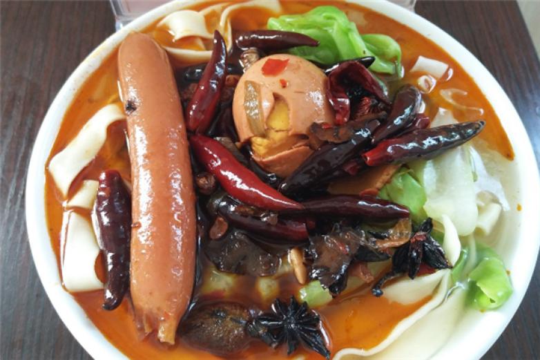 丁三牛肉板面加盟