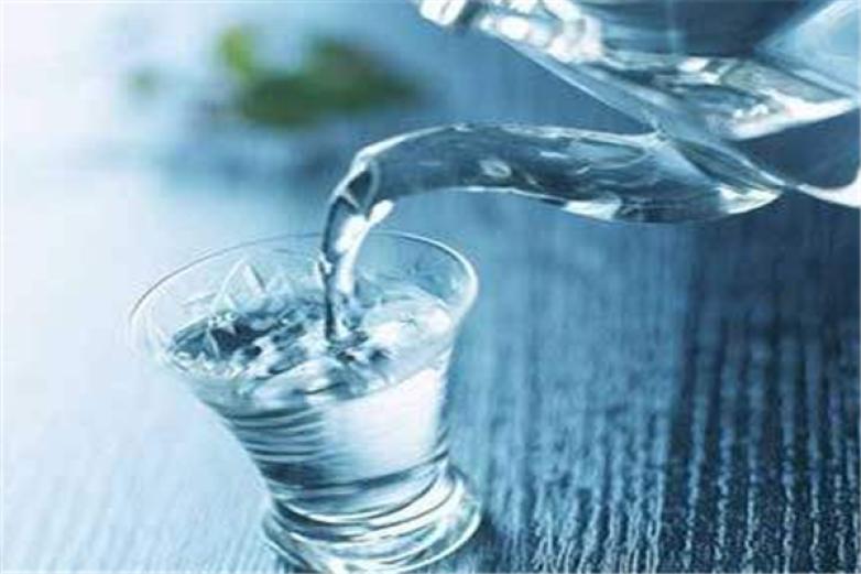 法官泉饮品加盟