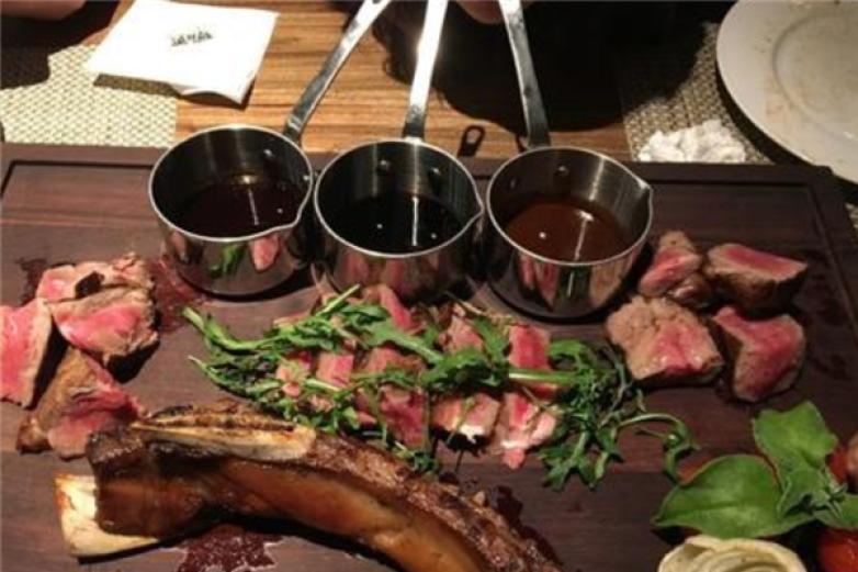 碳匠音乐餐厅酒吧加盟