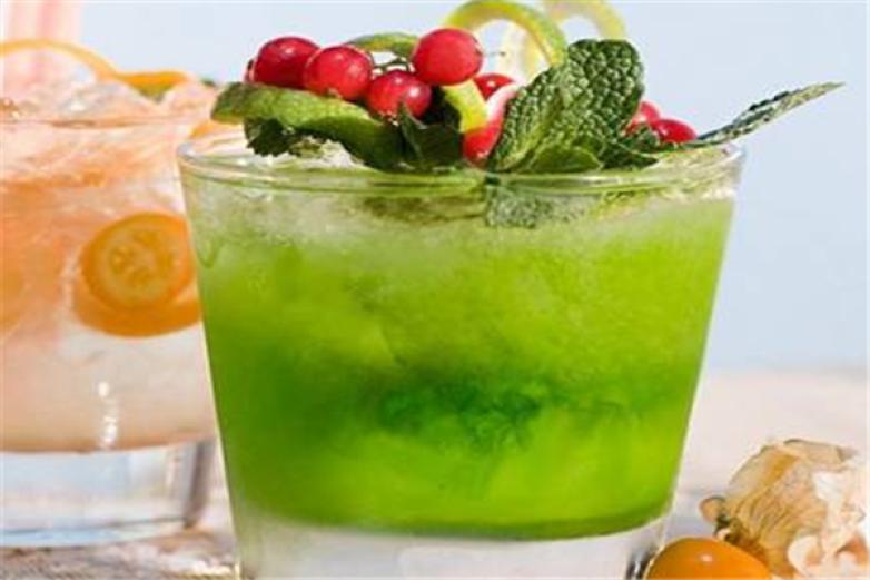 七彩鲜果屋饮品加盟